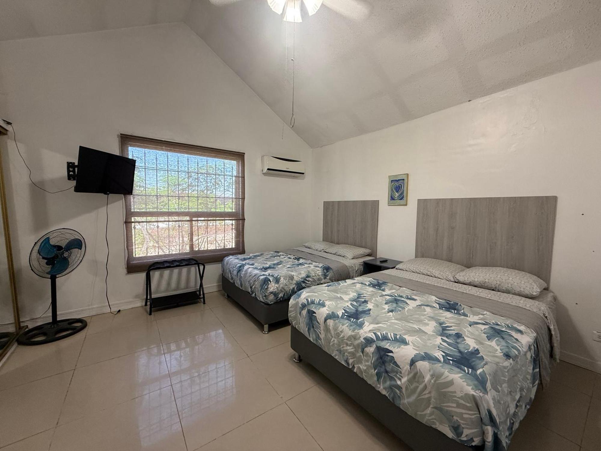 Bonanza Casa De Huespedes Apartment ซิวดัด ฮัวเรซ ภายนอก รูปภาพ